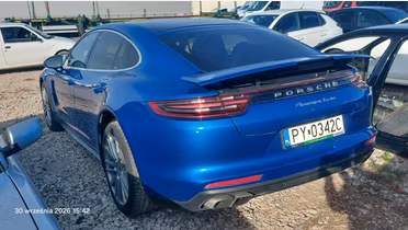 PORSCHE Panamera