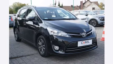 TOYOTA Verso
