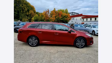 TOYOTA Avensis