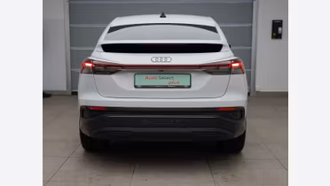 AUDI Q4