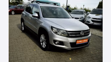 VOLKSWAGEN Tiguan