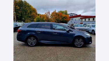 TOYOTA Avensis