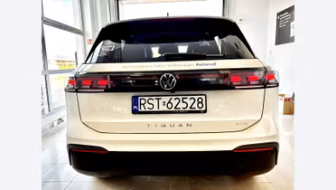 VOLKSWAGEN Tiguan