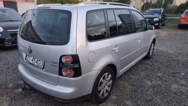 VOLKSWAGEN Touran