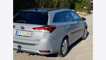 TOYOTA Auris