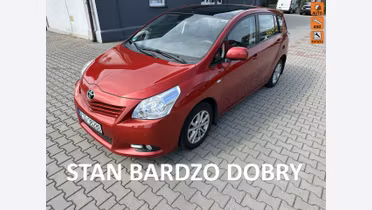 TOYOTA Verso