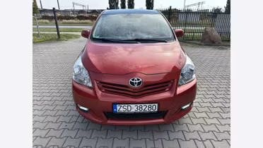 TOYOTA Verso