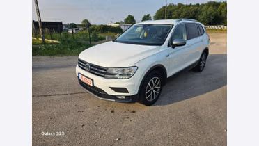 VOLKSWAGEN Tiguan