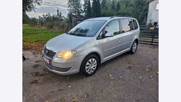 VOLKSWAGEN Touran