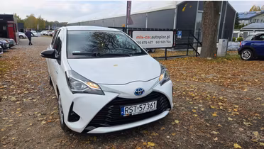 TOYOTA Yaris