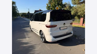 VOLKSWAGEN Multivan