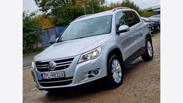 VOLKSWAGEN Tiguan