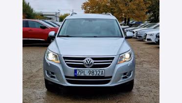 VOLKSWAGEN Tiguan