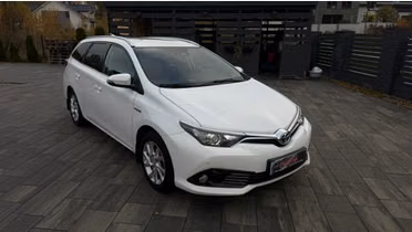 TOYOTA Auris