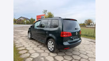 VOLKSWAGEN Touran