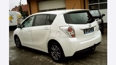 TOYOTA Verso