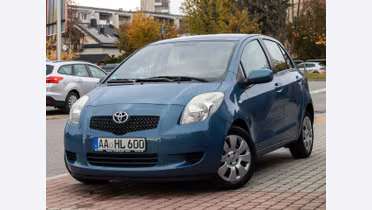 TOYOTA Yaris