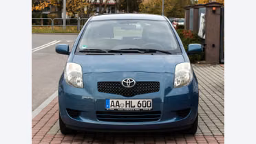 TOYOTA Yaris