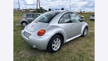 VOLKSWAGEN New Beetle