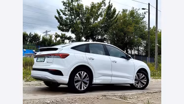 AUDI Q4