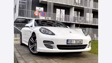 PORSCHE Panamera