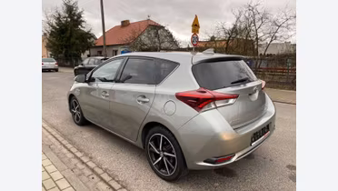 TOYOTA Auris