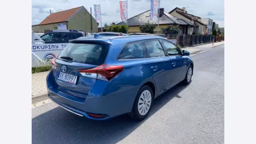 TOYOTA Auris