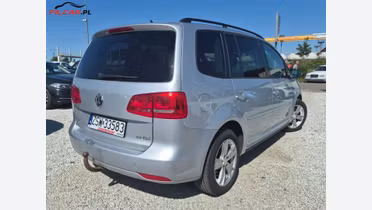 VOLKSWAGEN Touran