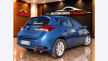 TOYOTA Auris