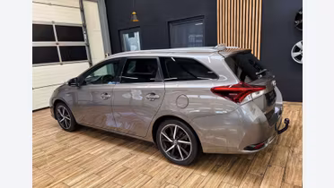 TOYOTA Auris