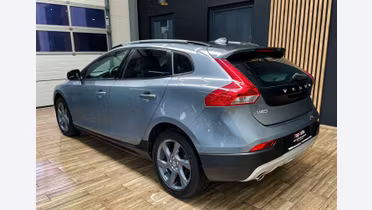 VOLVO V40 Cross Country