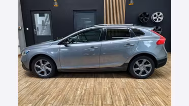 VOLVO V40 Cross Country