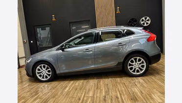 VOLVO V40 Cross Country
