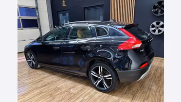 VOLVO V40 Cross Country