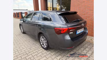 TOYOTA Avensis