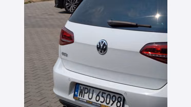 VOLKSWAGEN Golf