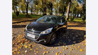 PEUGEOT 208