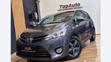 TOYOTA Verso