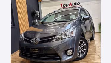 TOYOTA Verso