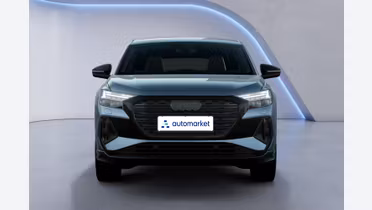 AUDI Q4