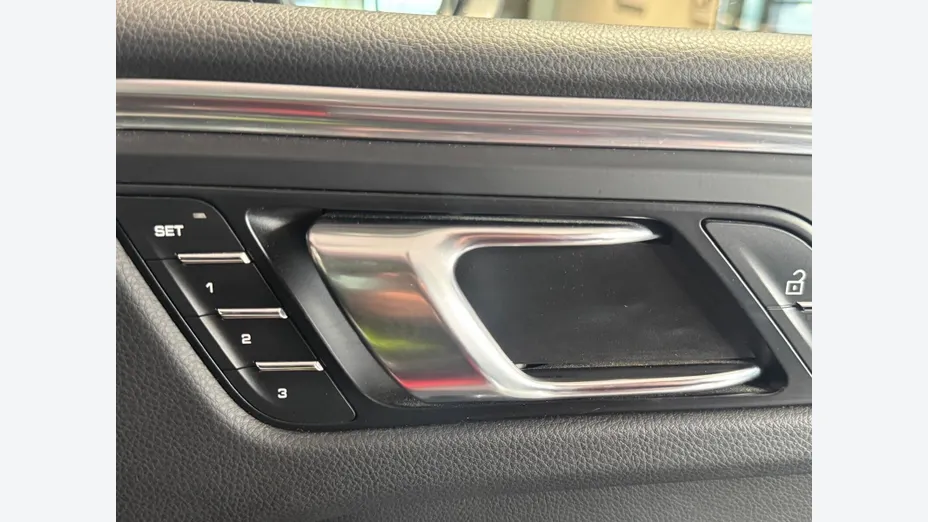 PORSCHE Macan Macan T