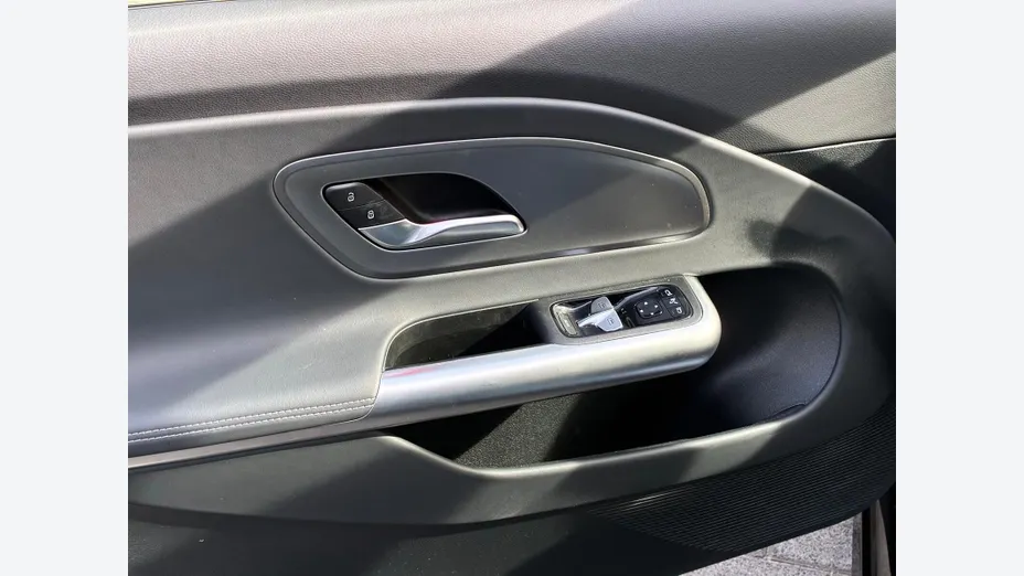 MERCEDES-BENZ CLA -