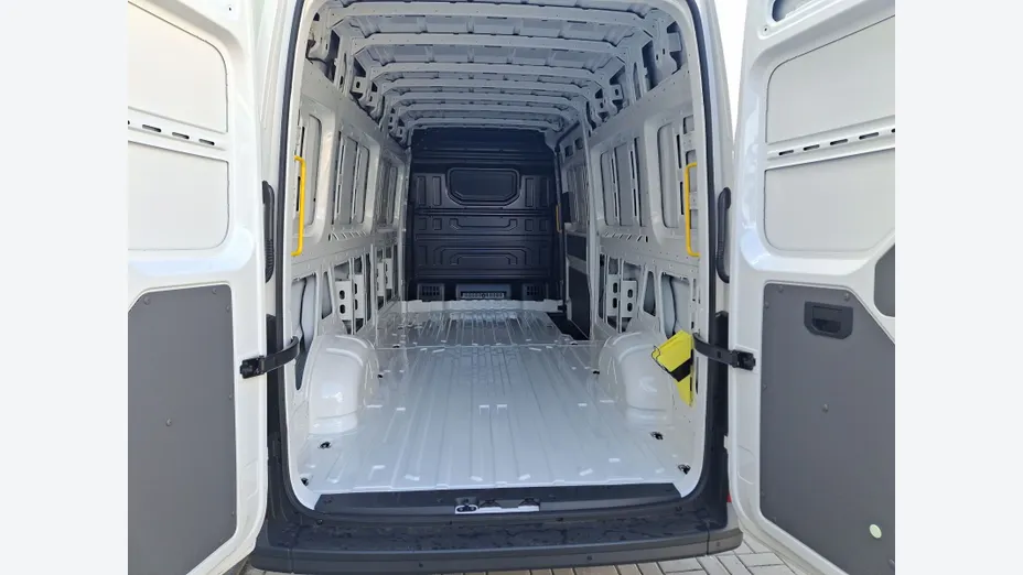 VOLKSWAGEN Crafter Crafter 35 BiTDI (14,4m3) aut Nowy