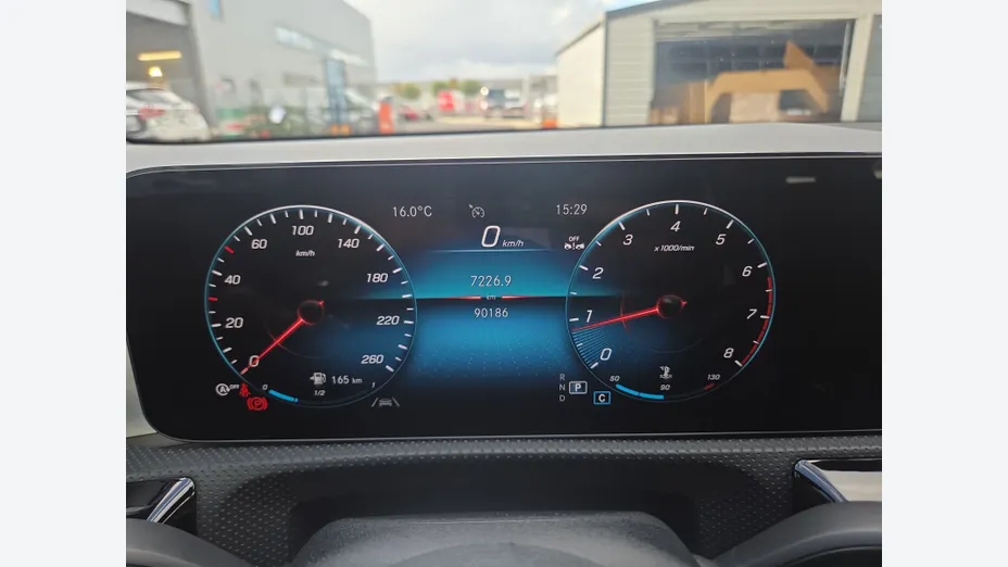 MERCEDES-BENZ CLA CLA 180 7G-DCT