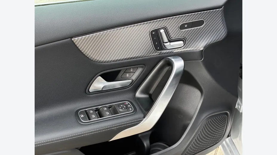 MERCEDES-BENZ A Klasa A 220 4-Matic AMG Line 8G-DCT