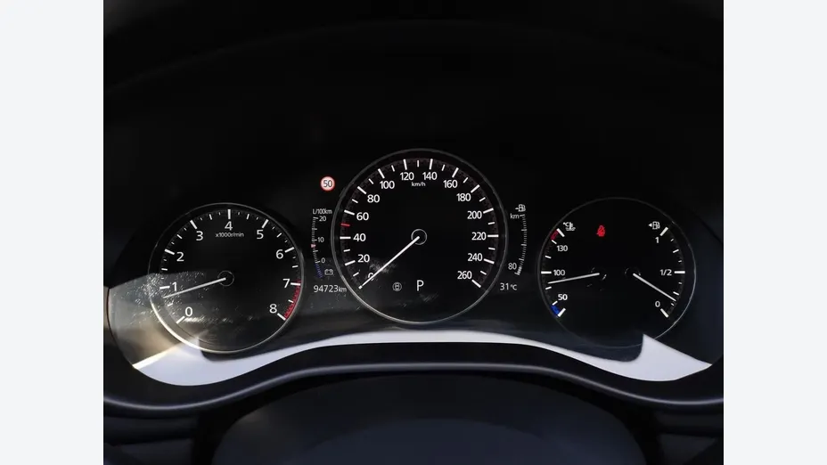 MAZDA 3 -