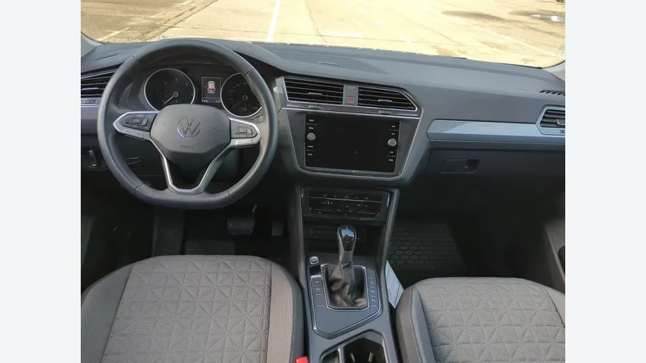 VOLKSWAGEN Tiguan -