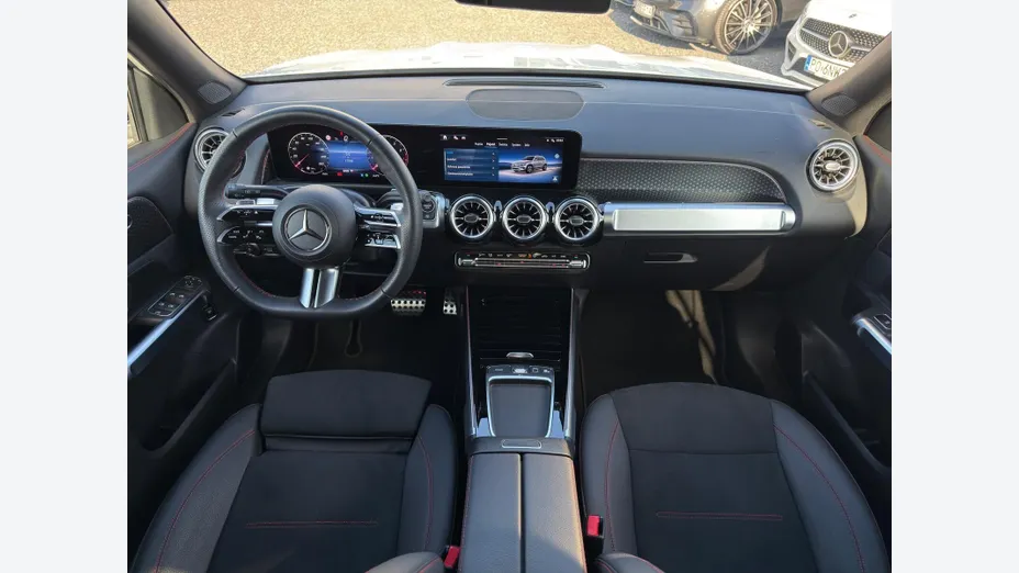 MERCEDES-BENZ GLB GLB 200 AMG Line 7G-DCT