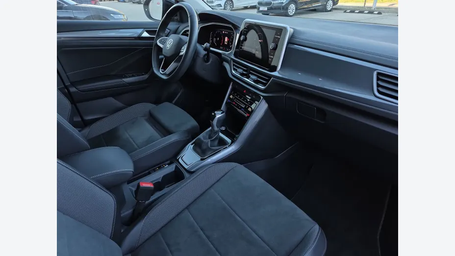 VOLKSWAGEN T-ROC -
