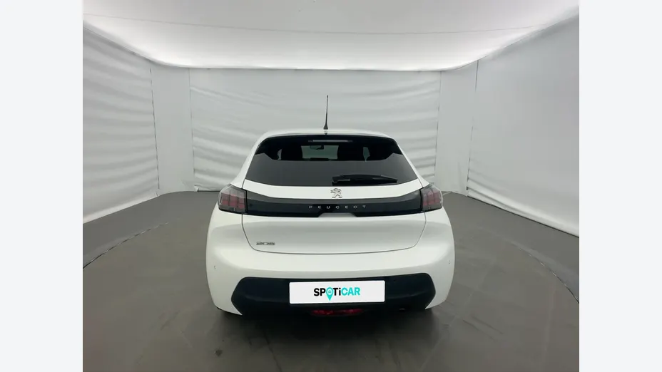 PEUGEOT 208 -